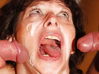 Старой бабке кончают на лицо картинка 8928