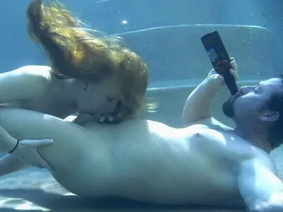 Эротические сцены под водой картинка 10646